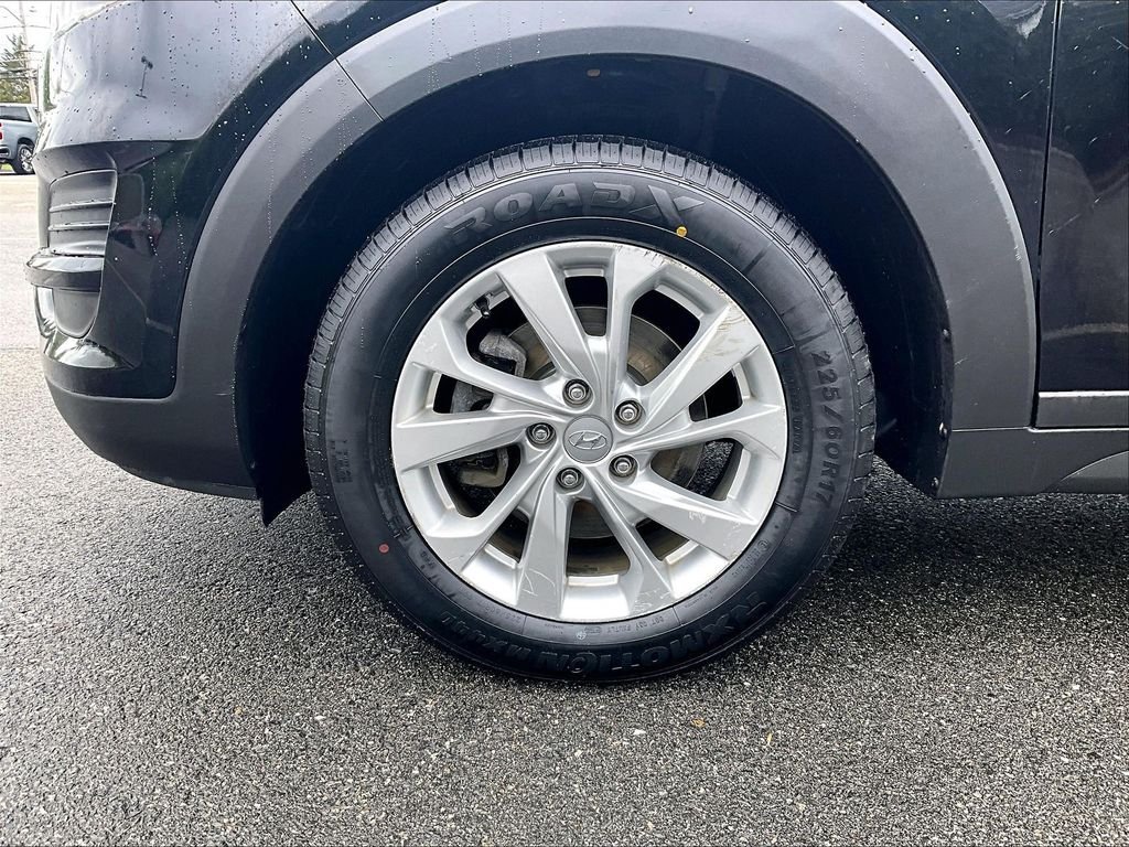 Used 2019 Black Hyundai Value image 7