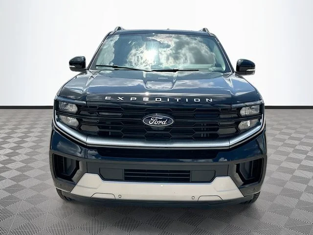 New 2026 Black Ford Platinum image 2