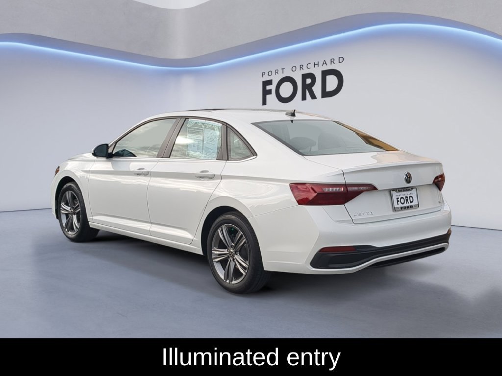 Used 2022 White Volkswagen 1.5T SE image 4