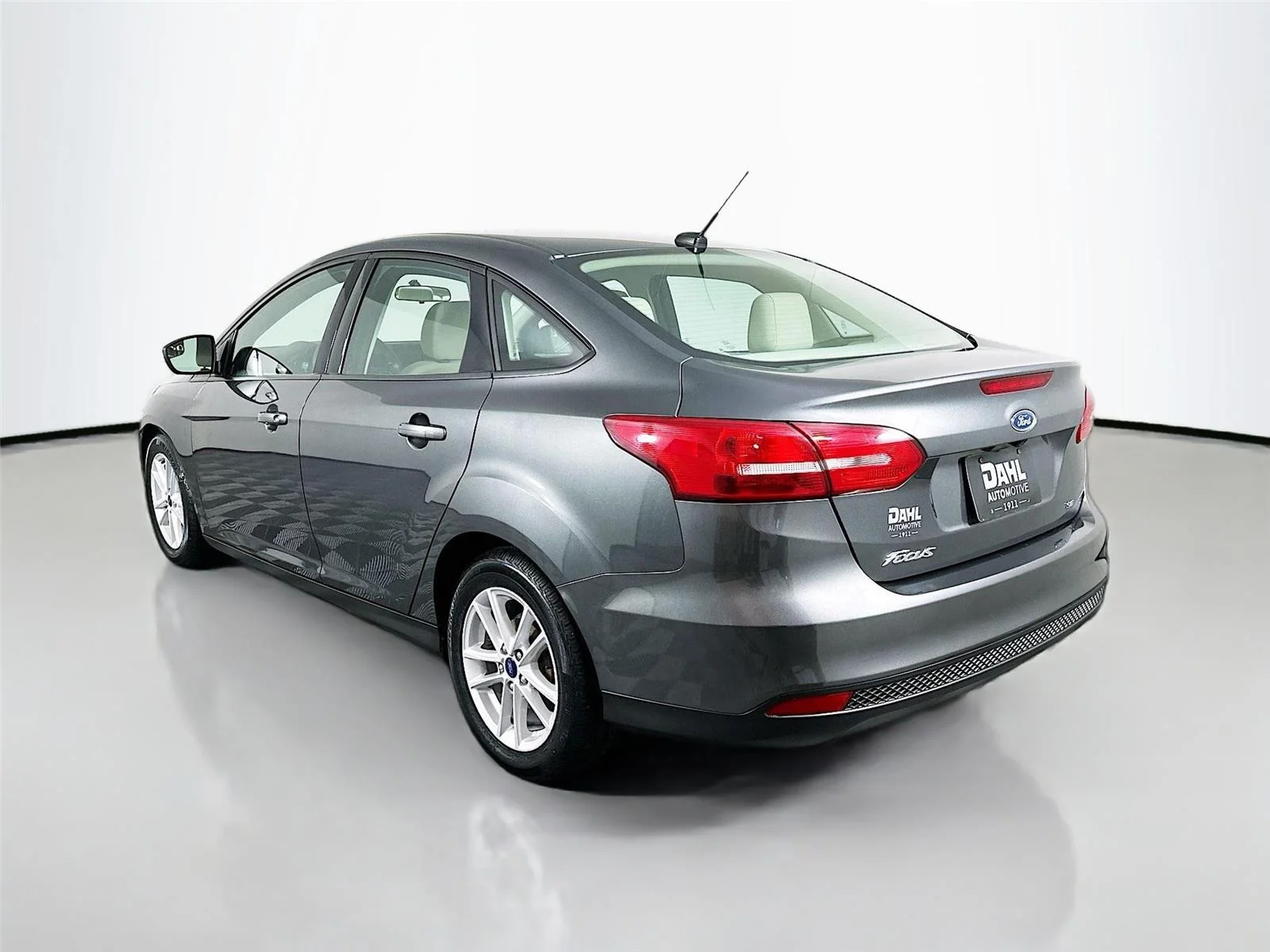 Used 2017  Ford SE image 10