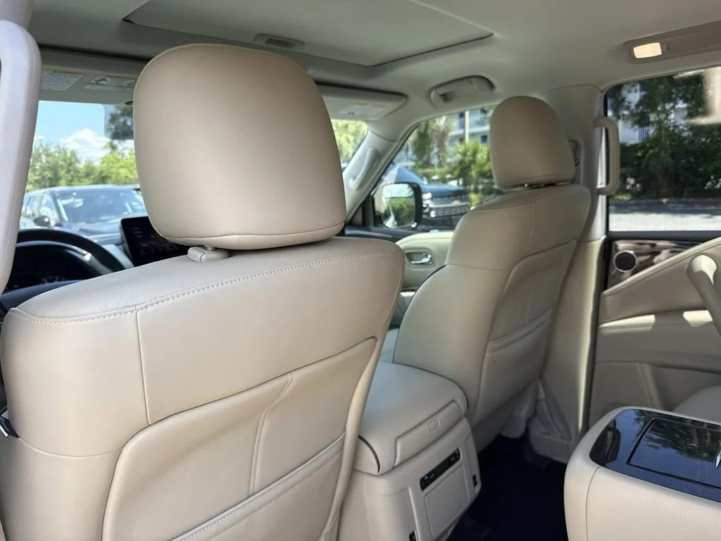 Used 2022 White INFINITI LUXE image 15