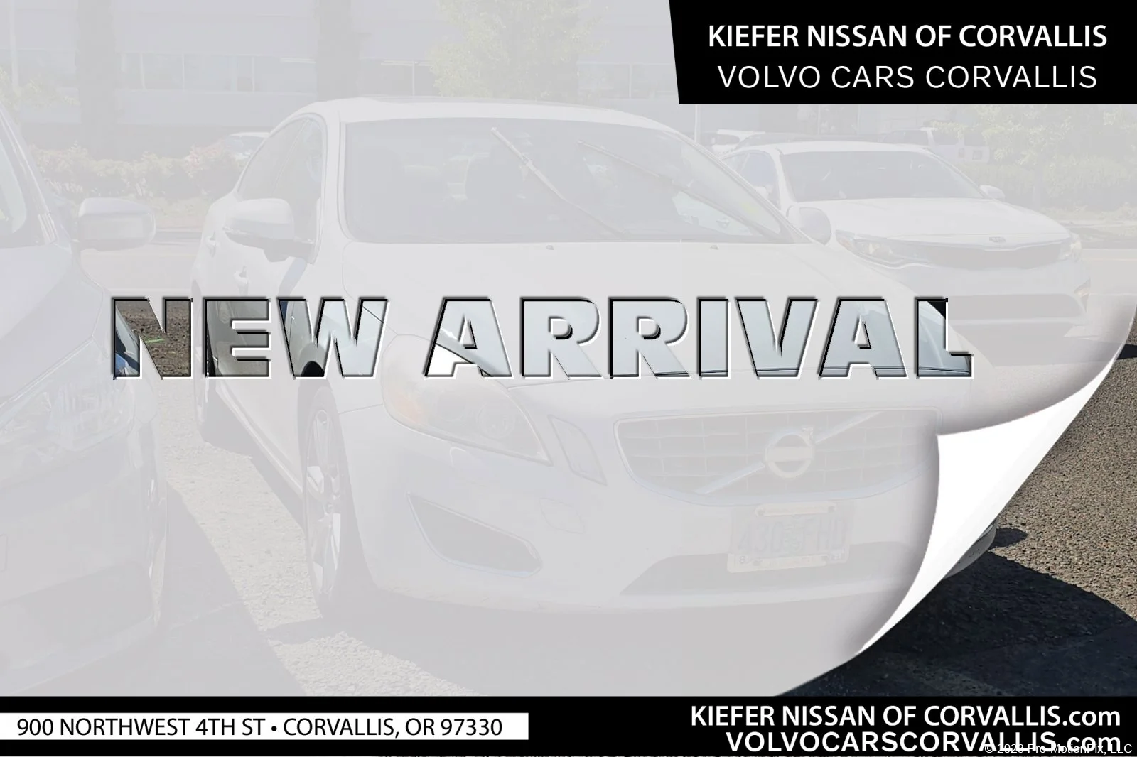 Used 2011 White Volvo  image 1