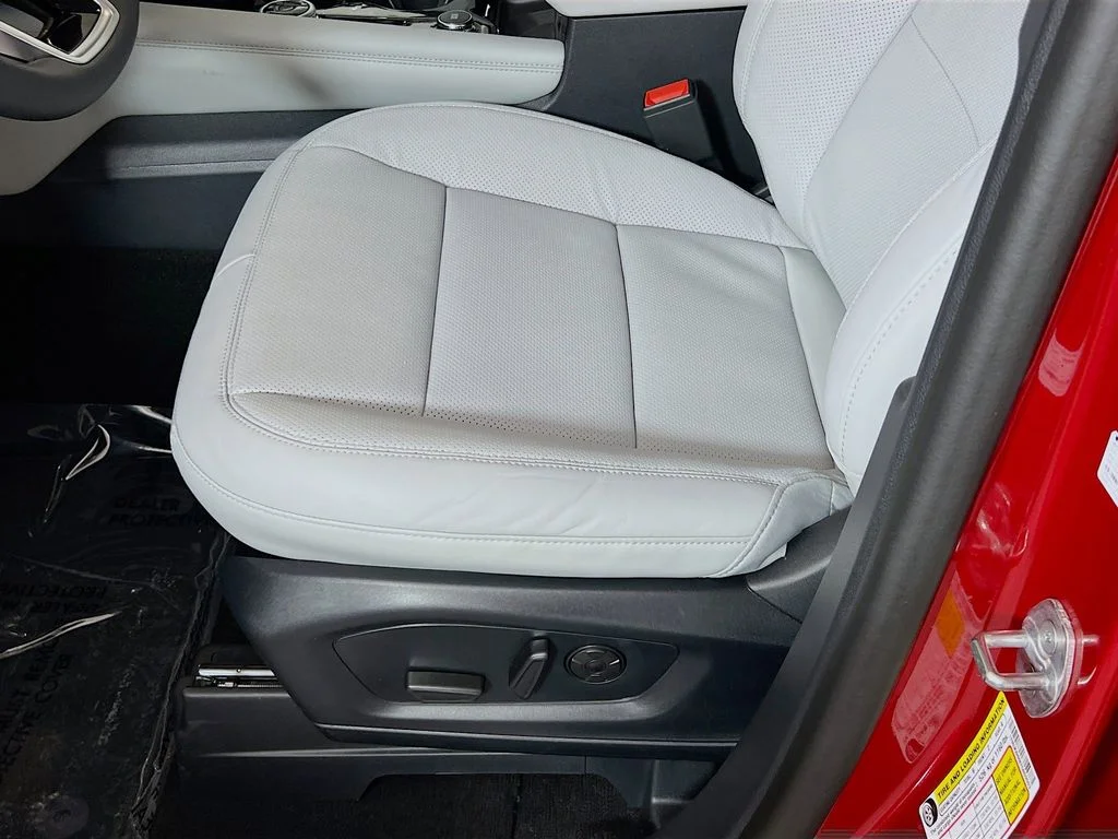 New 2026 Rapid Red Metallic Tinted Clearcoat Ford Platinum image 23