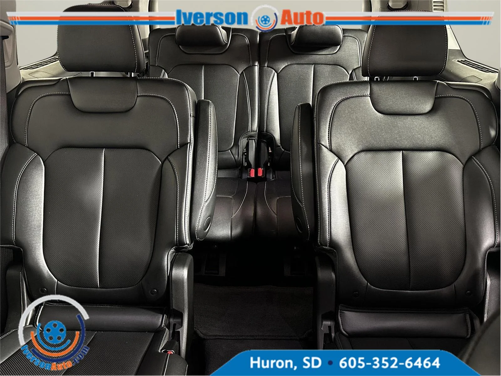 Used 2024 Midnight Sky Jeep Limited image 24