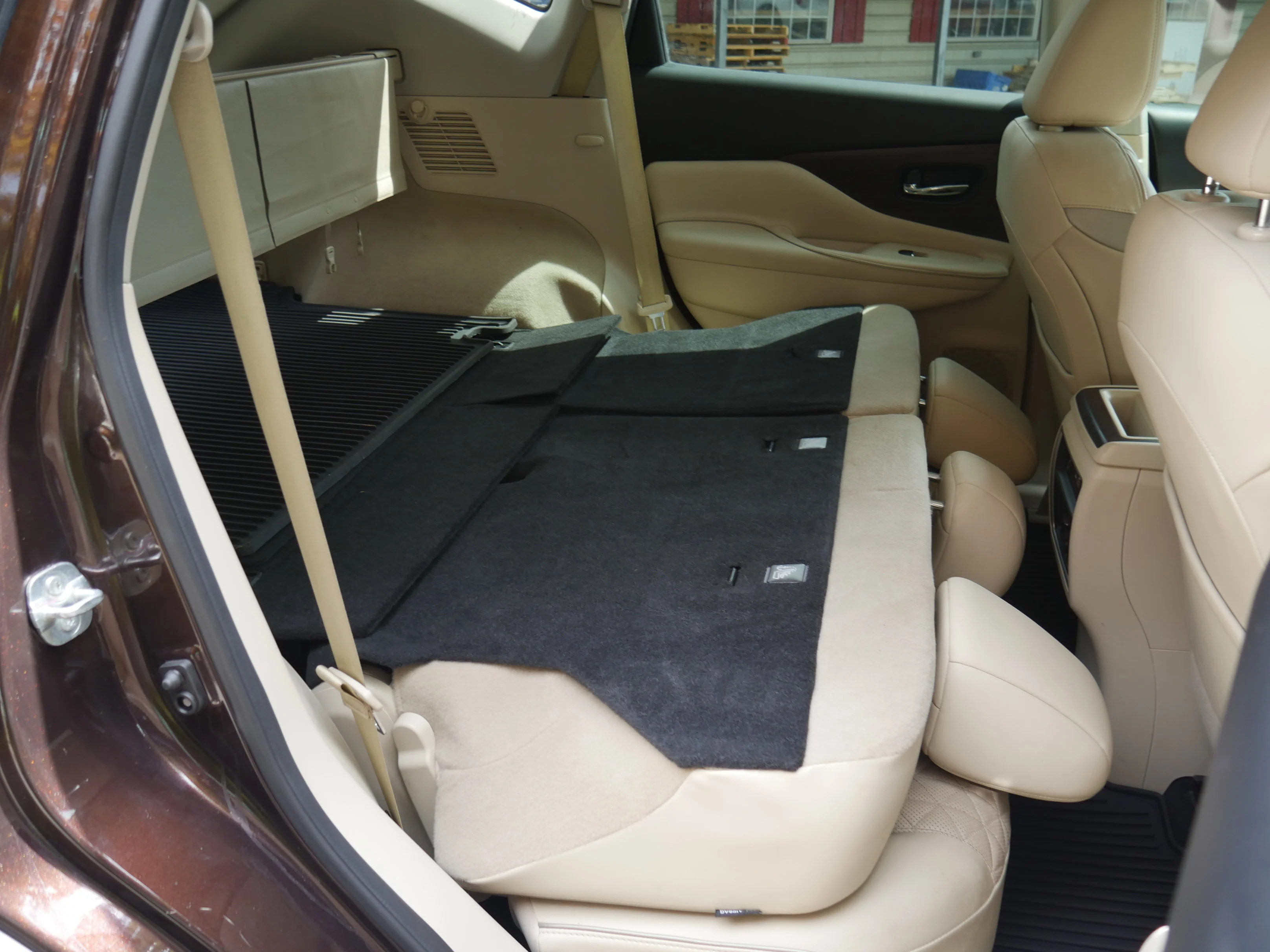 Used 2019 Mocha Almond Pearl Nissan Platinum image 26