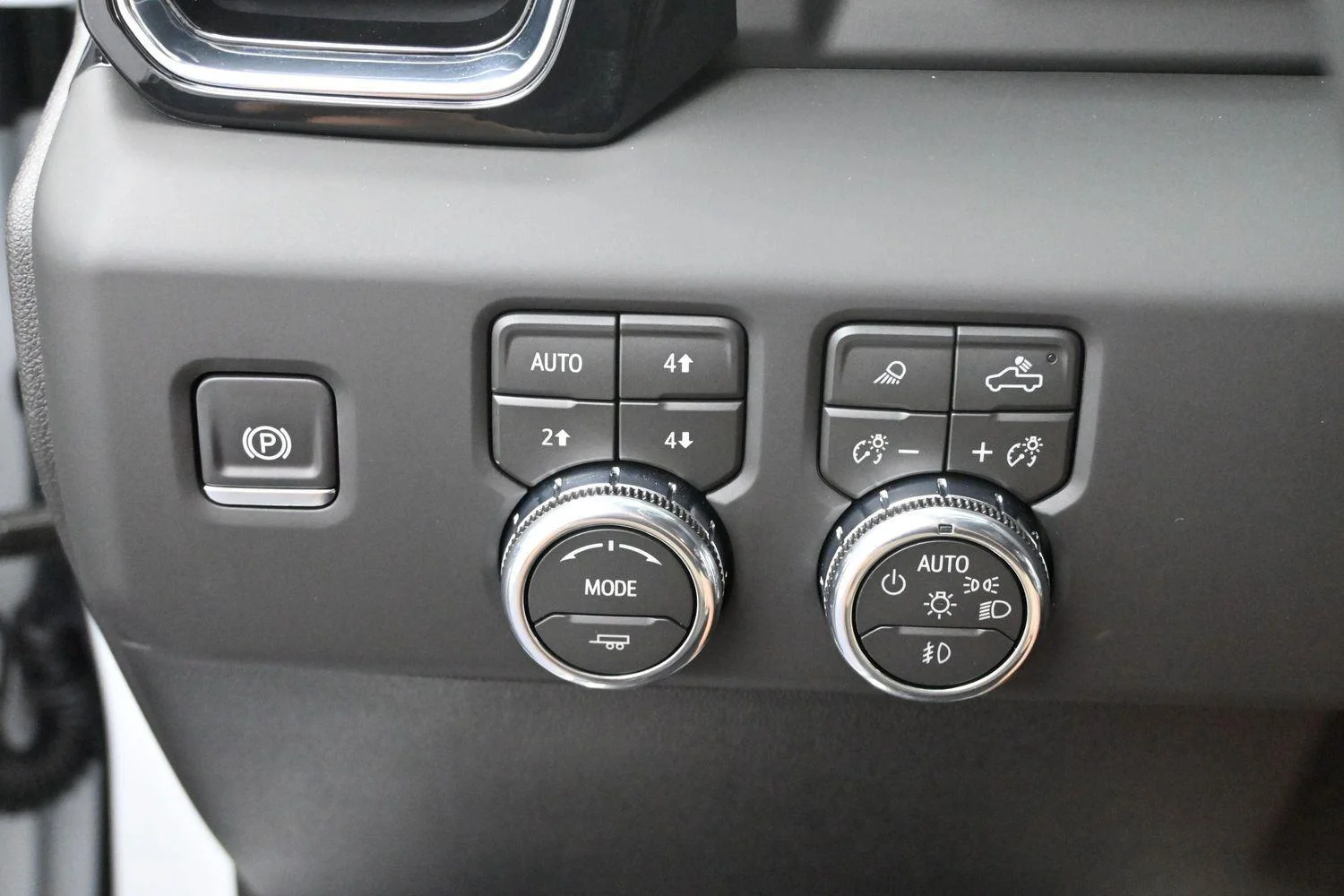 Used 2026 Summit White GMC Denali image 28