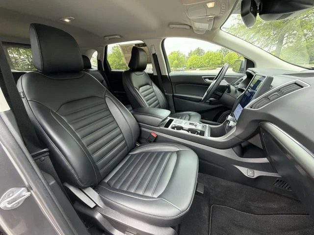 Used 2022 Gray Ford SEL image 27