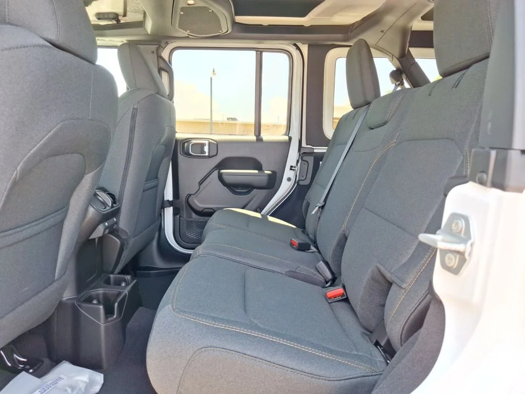 2025 Jeep Wrangler 4-Door Willys - Photo 10