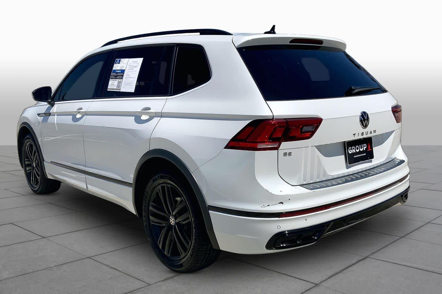 Used 2022 Oryx White Pearl Volkswagen SE R-Line Black image 12