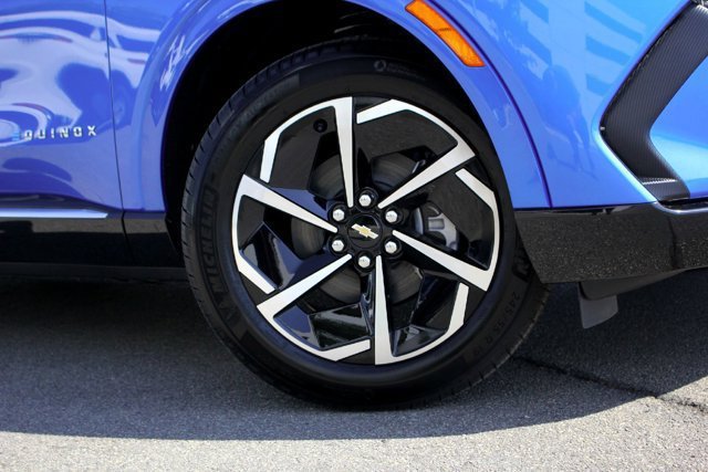 2025 Chevrolet Equinox EV 1LT - Photo 4