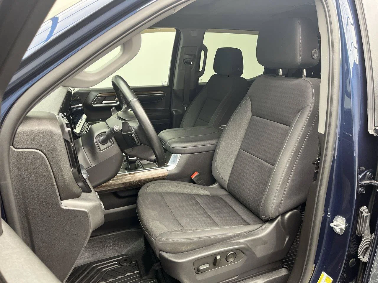 Used 2023 NORTHSKY BLUE METALLIC Chevrolet LT Trail Boss image 10