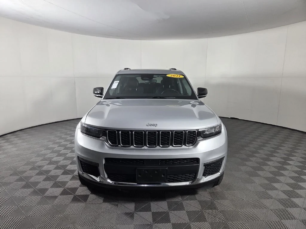 Used 2021 Silver Zynith Jeep Limited image 4