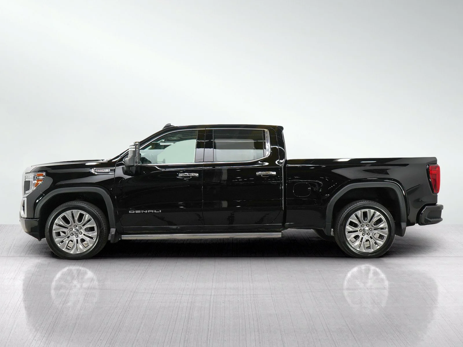 Used 2022 GMC Sierra 1500 Limited Denali with VIN 1GTU9FEL7NZ130275 for sale in Bloomington, Minnesota