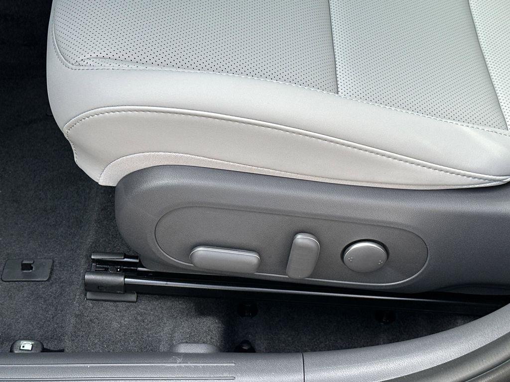 New 2026 Abyss Black Pearl Hyundai Limited FWD image 10