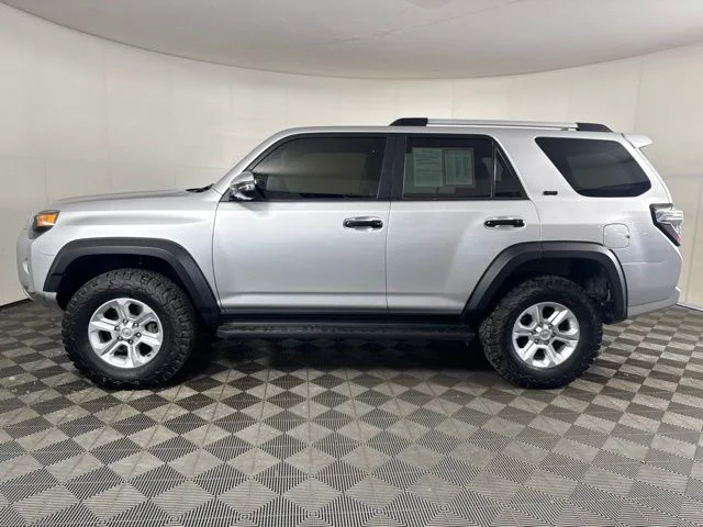 Used 2022 Classic Silver Metallic Toyota SR5 Premium image 7