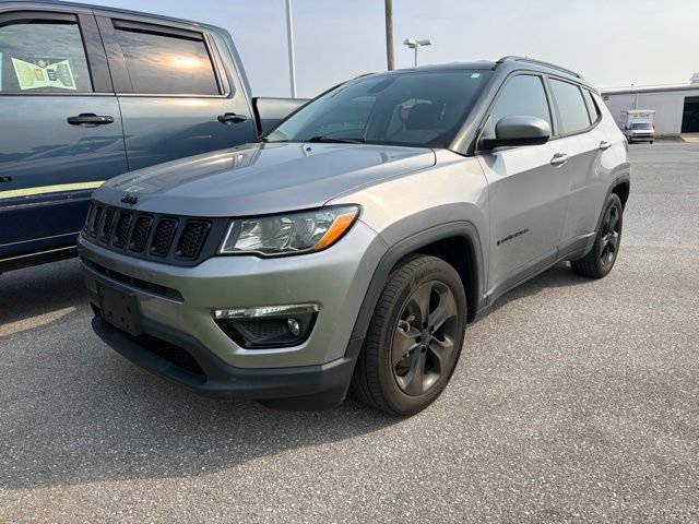 Used 2019 Billet Silver Metallic Jeep Altitude image 3