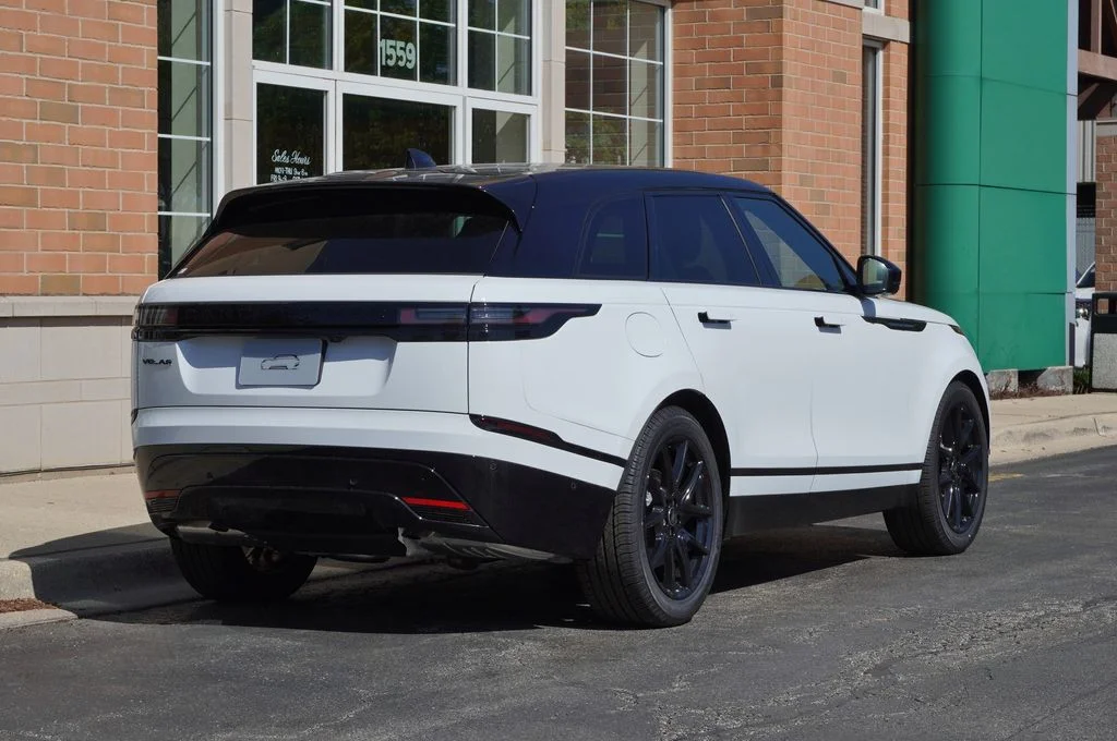 Certified Used 2026 White Land Rover Dynamic SE image 6