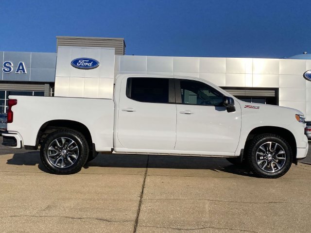 Certified Used 2025 Summit White Chevrolet RST image 2