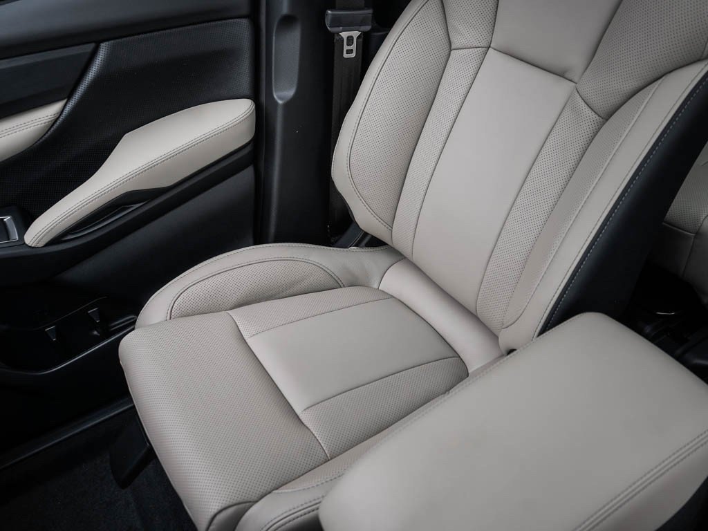 New 2026 CRYSTAL WHITE PEARL Subaru Limited 7-Passenger image 27