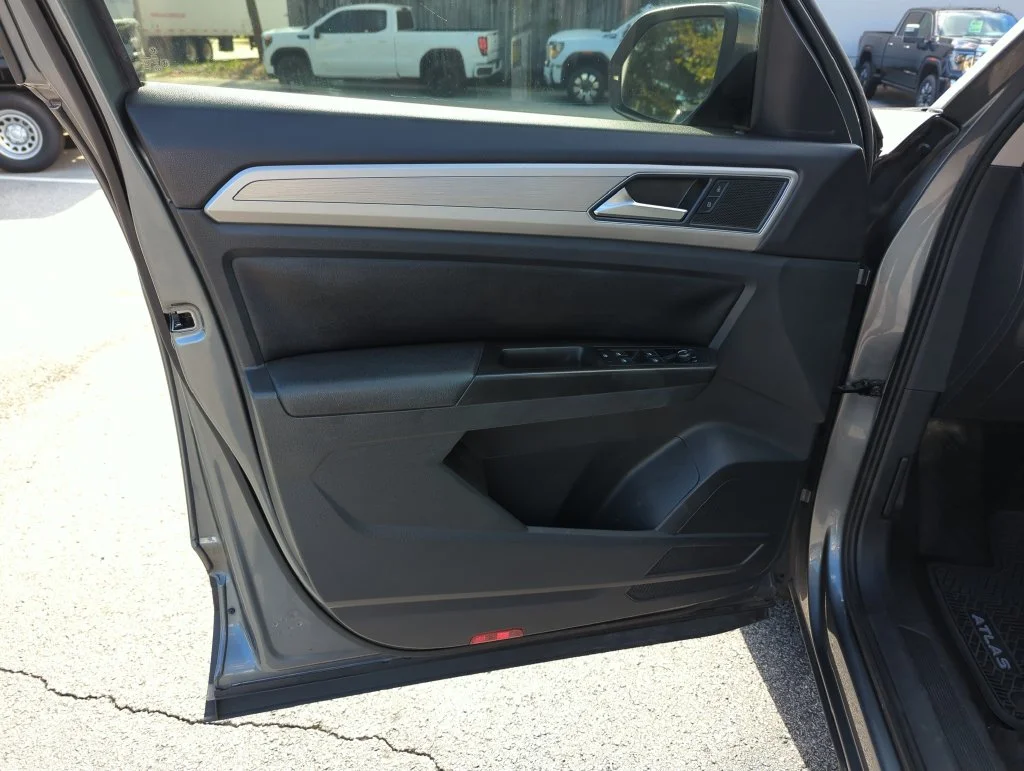 Used 2018  Volkswagen 3.6L V6 SE image 17