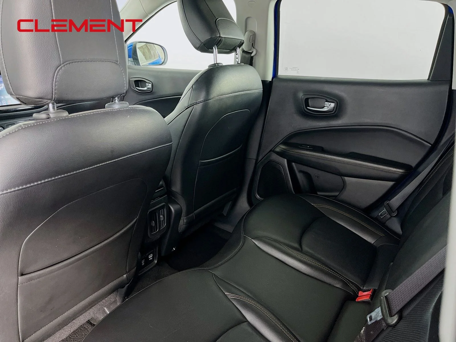 Used 2019 Blue Jeep Limited image 31