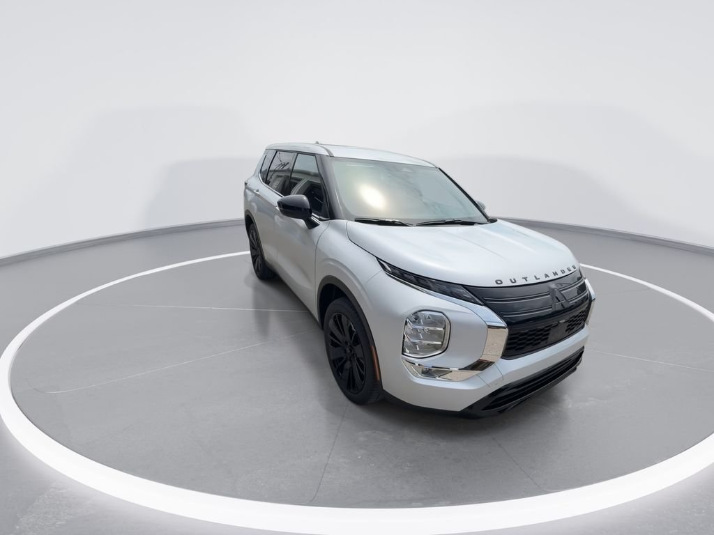 New 2026 White Mitsubishi LE image 2