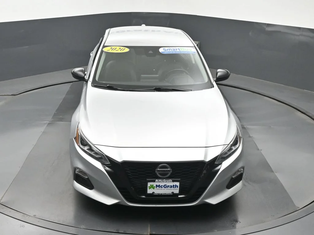 Used 2020 Silver Nissan 2.5 SR image 27