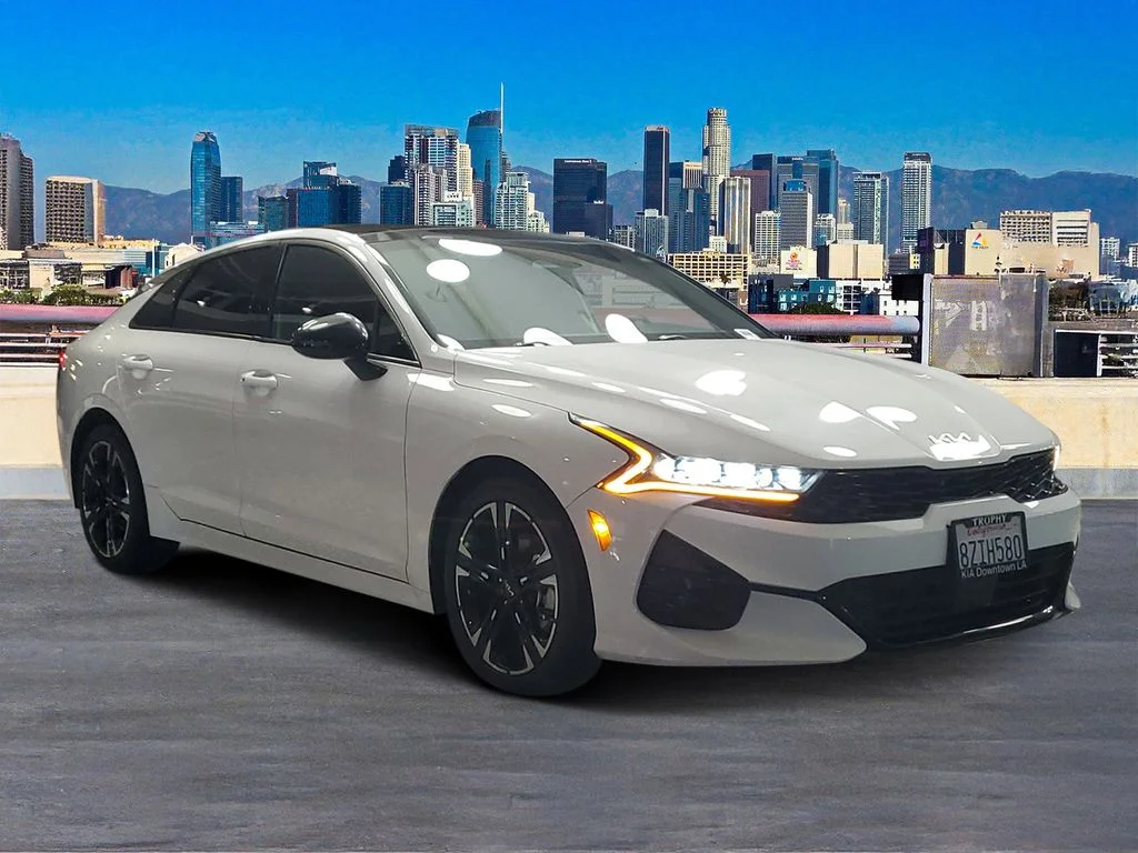 Used 2022 White Kia GT-Line image 3