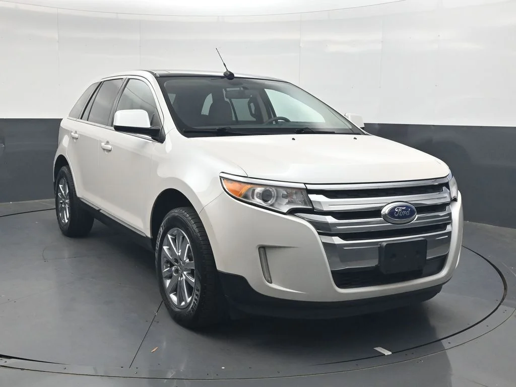 Used 2011 White Platinum Clearcoat Metallic Ford Limited image 2