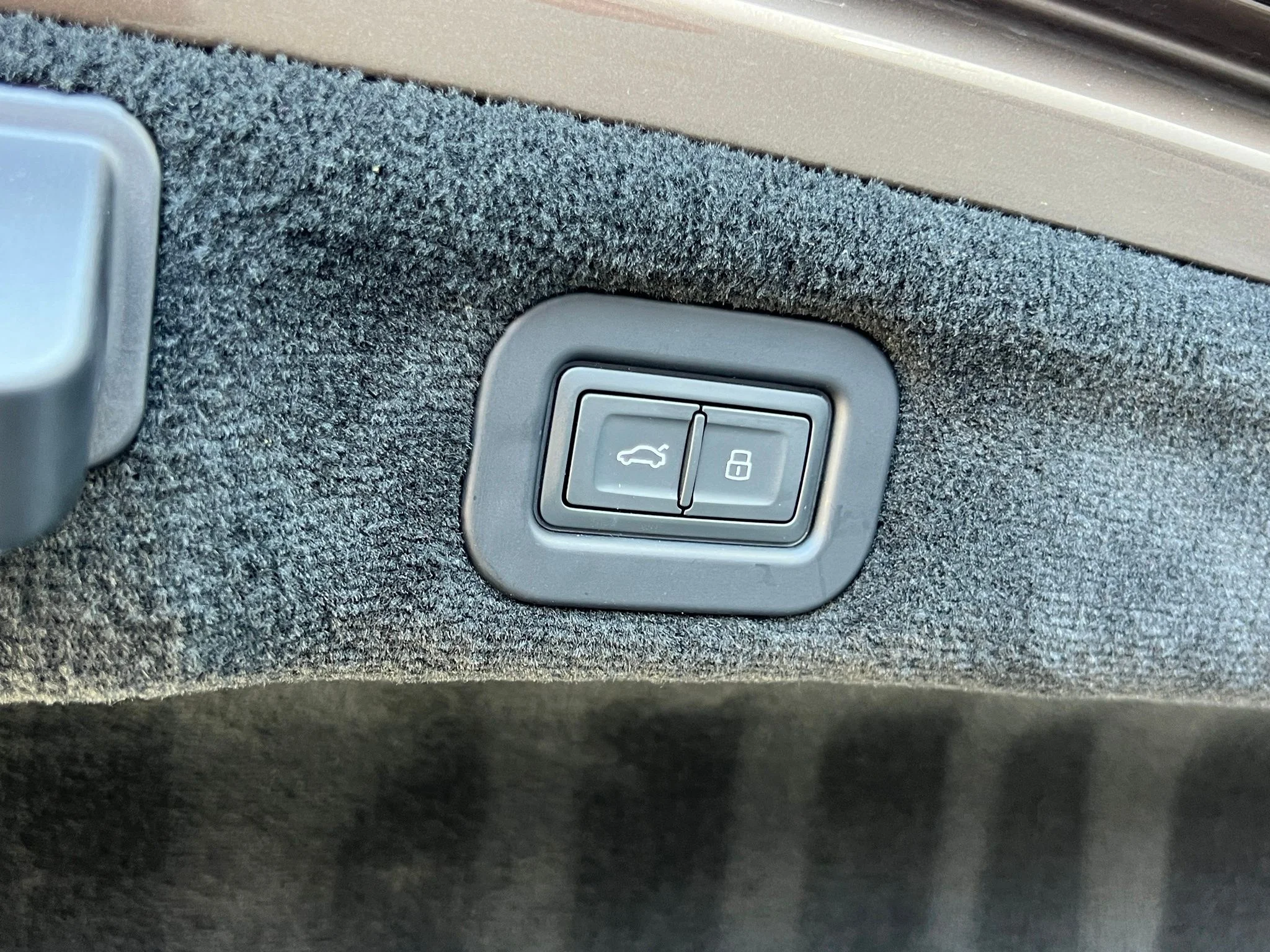 Used 2023 Gold Bentley Speed image 23