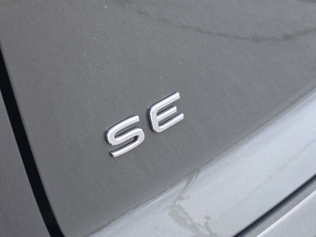 New 2026 Green Volkswagen 2.0T SE w/Technology image 9