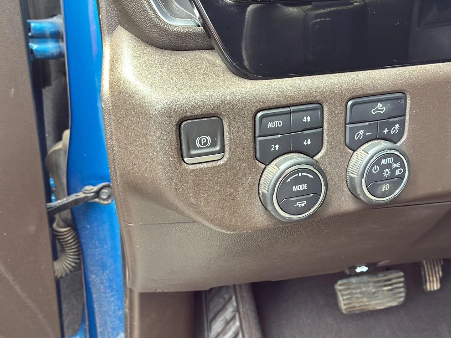 Used 2023 Glacier Blue Metallic Chevrolet RST image 17