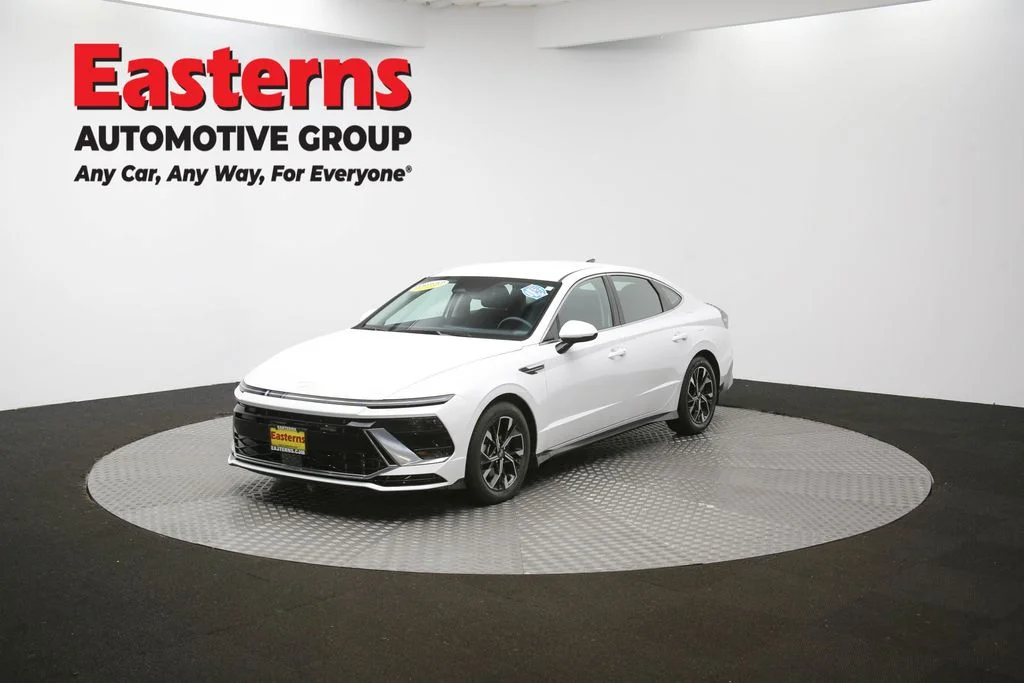Used 2024 White Hyundai SEL image 55