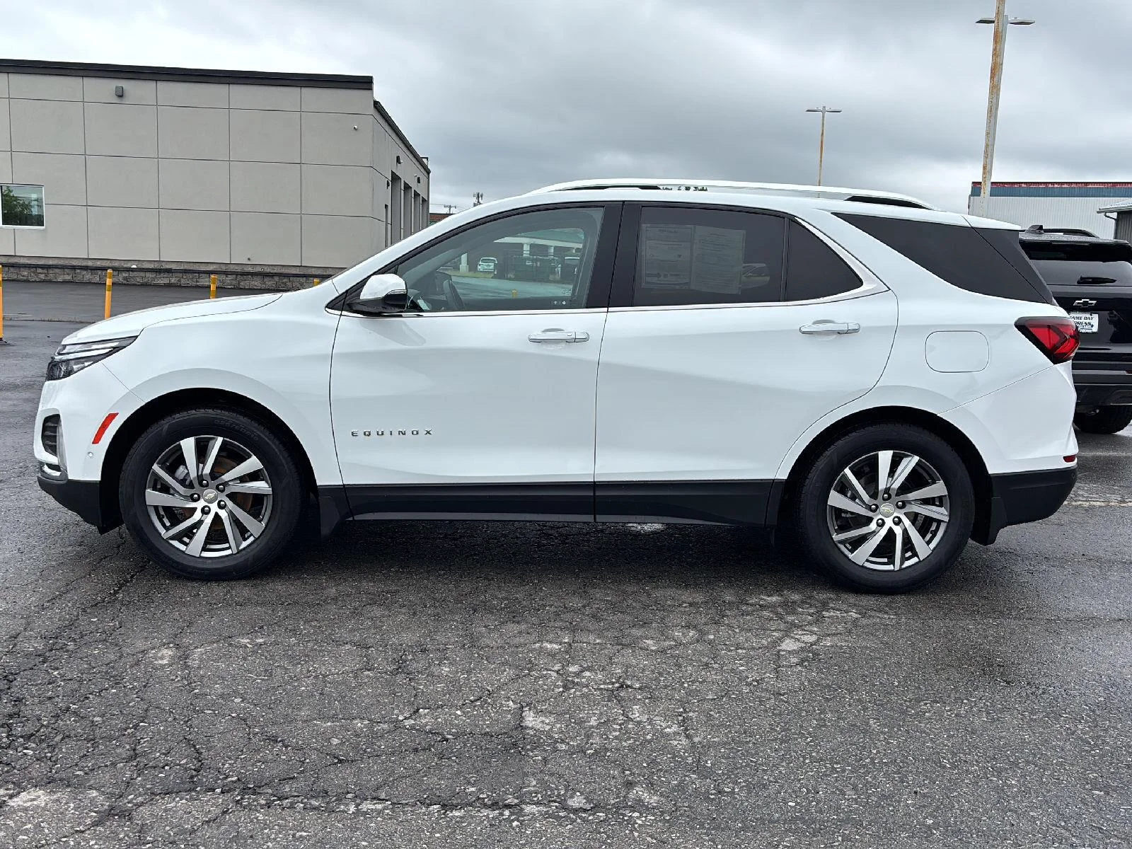 Used 2022 Summit White Chevrolet Premier image 4