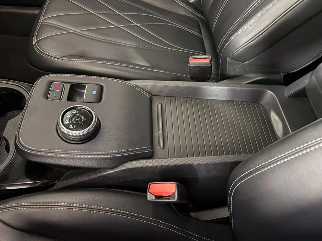 Used 2022 Red Ford Select image 30