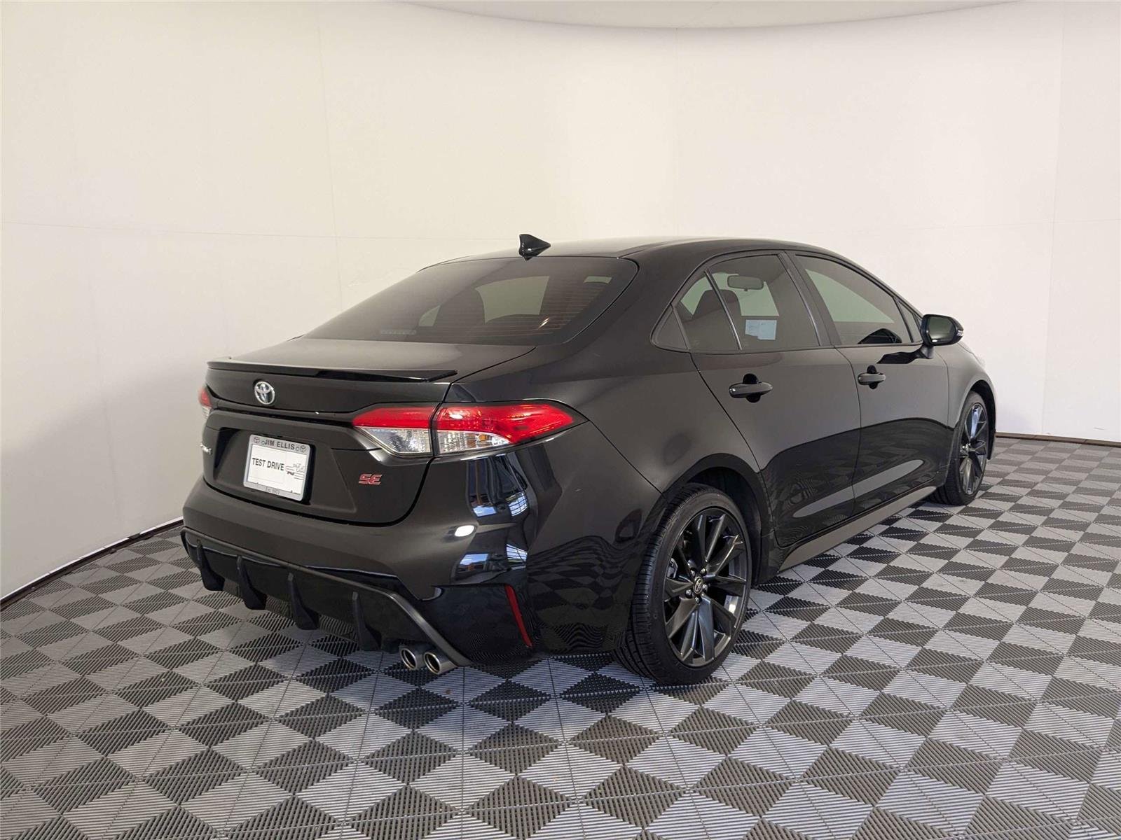 Certified Used 2024 Midnight Black Metallic Toyota SE image 5