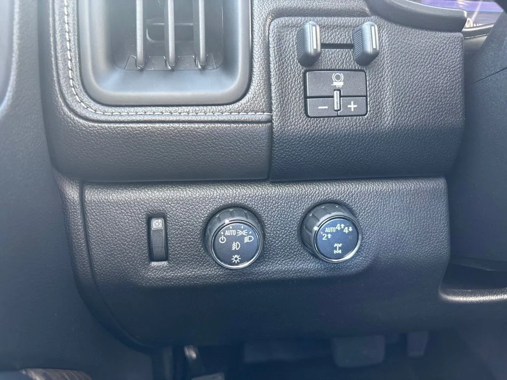 Used 2020 Blue GMC Denali image 30