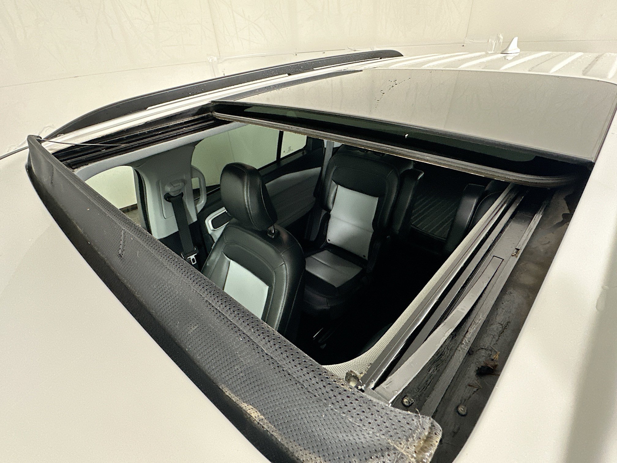 Used 2022 White Metallic Ford XLT image 21