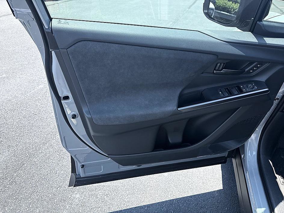 2026 Toyota C-HR XSE - Photo 10