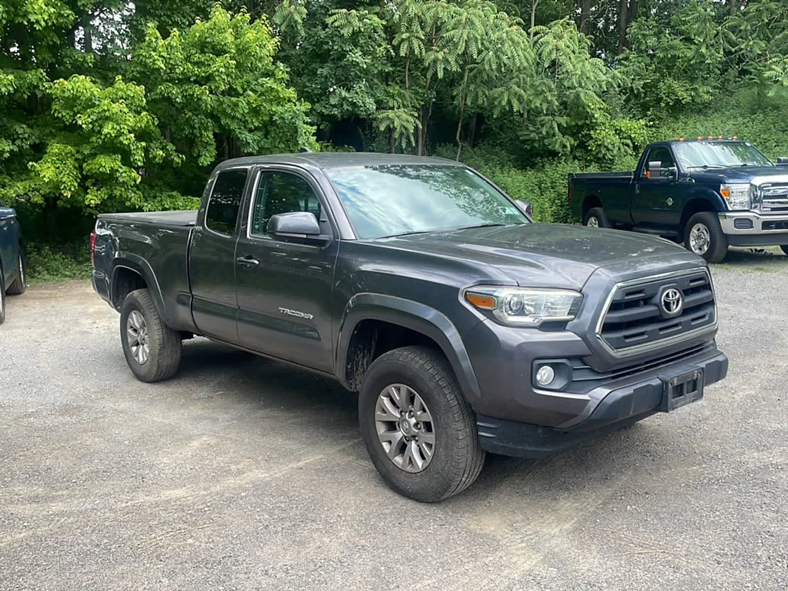 Used 2017 Magnetic Gray Metallic Toyota SR5 image 12