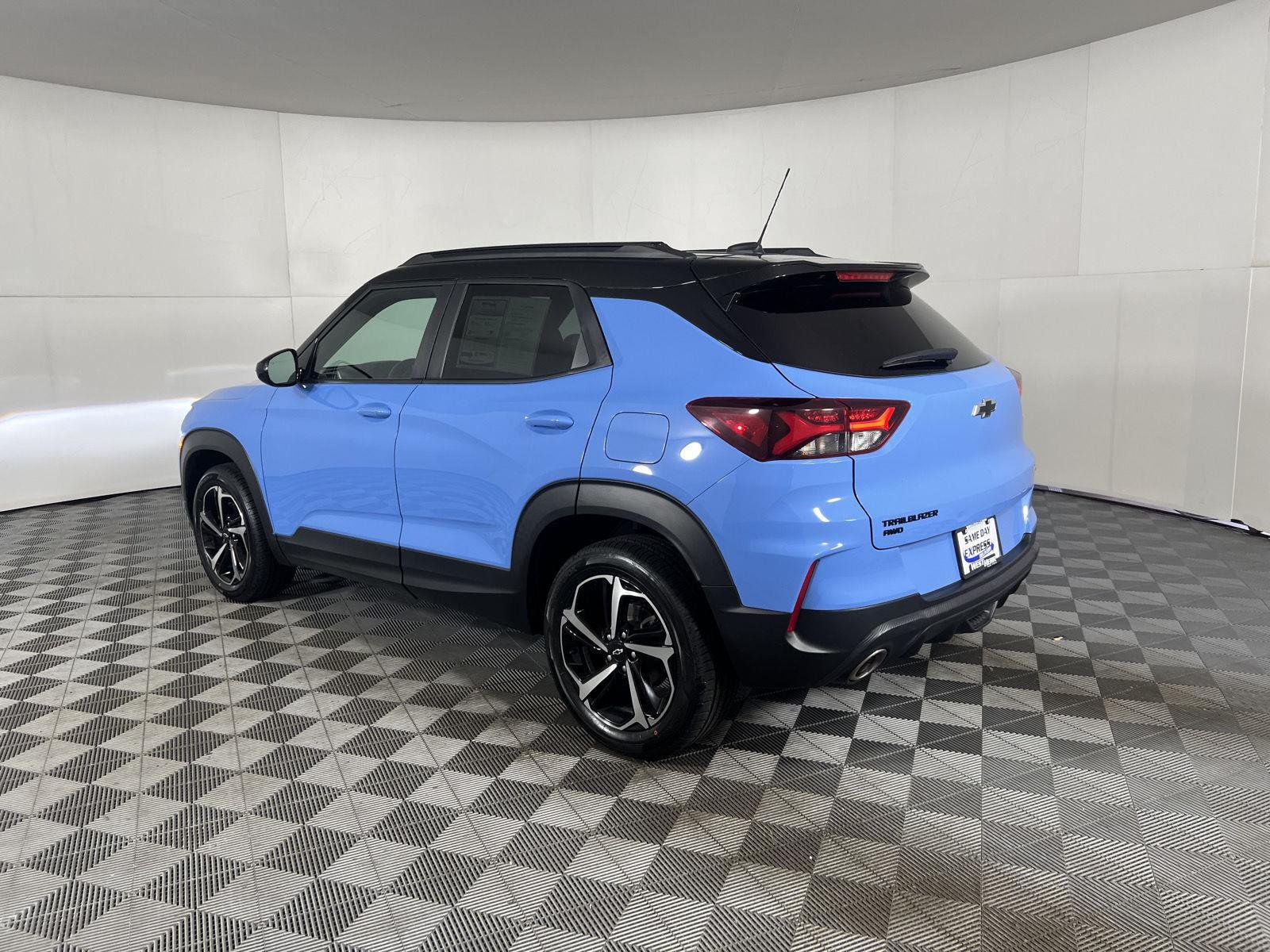 Used 2023 Fountain Blue Chevrolet RS image 20