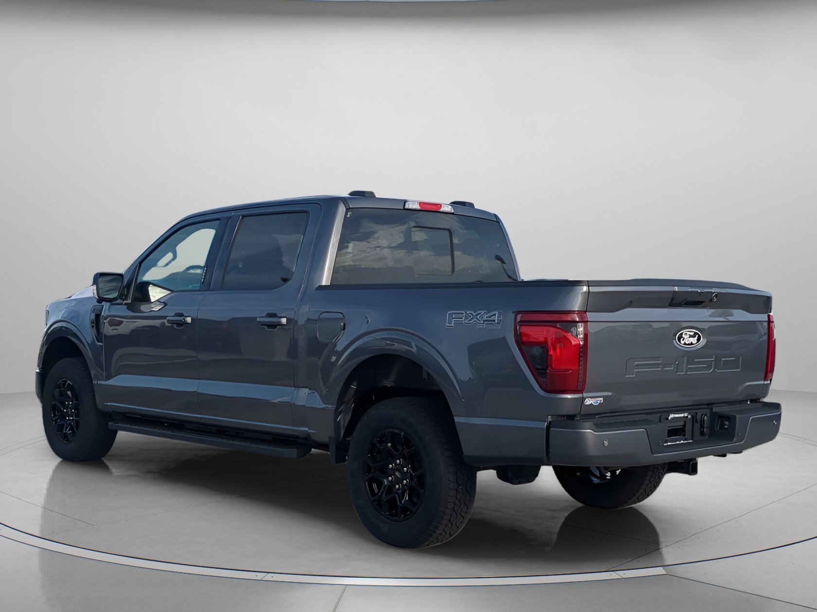 New 2026 Carbonized Gray Metallic Ford XLT image 39