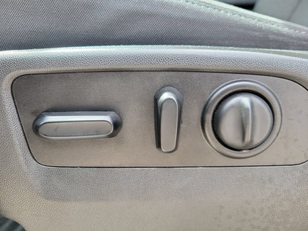 Used 2020 Shadow Gray Metallic Chevrolet LT image 18