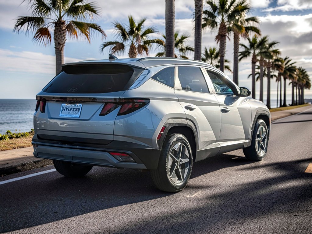 Certified Used 2025 Silver Hyundai SEL image 5