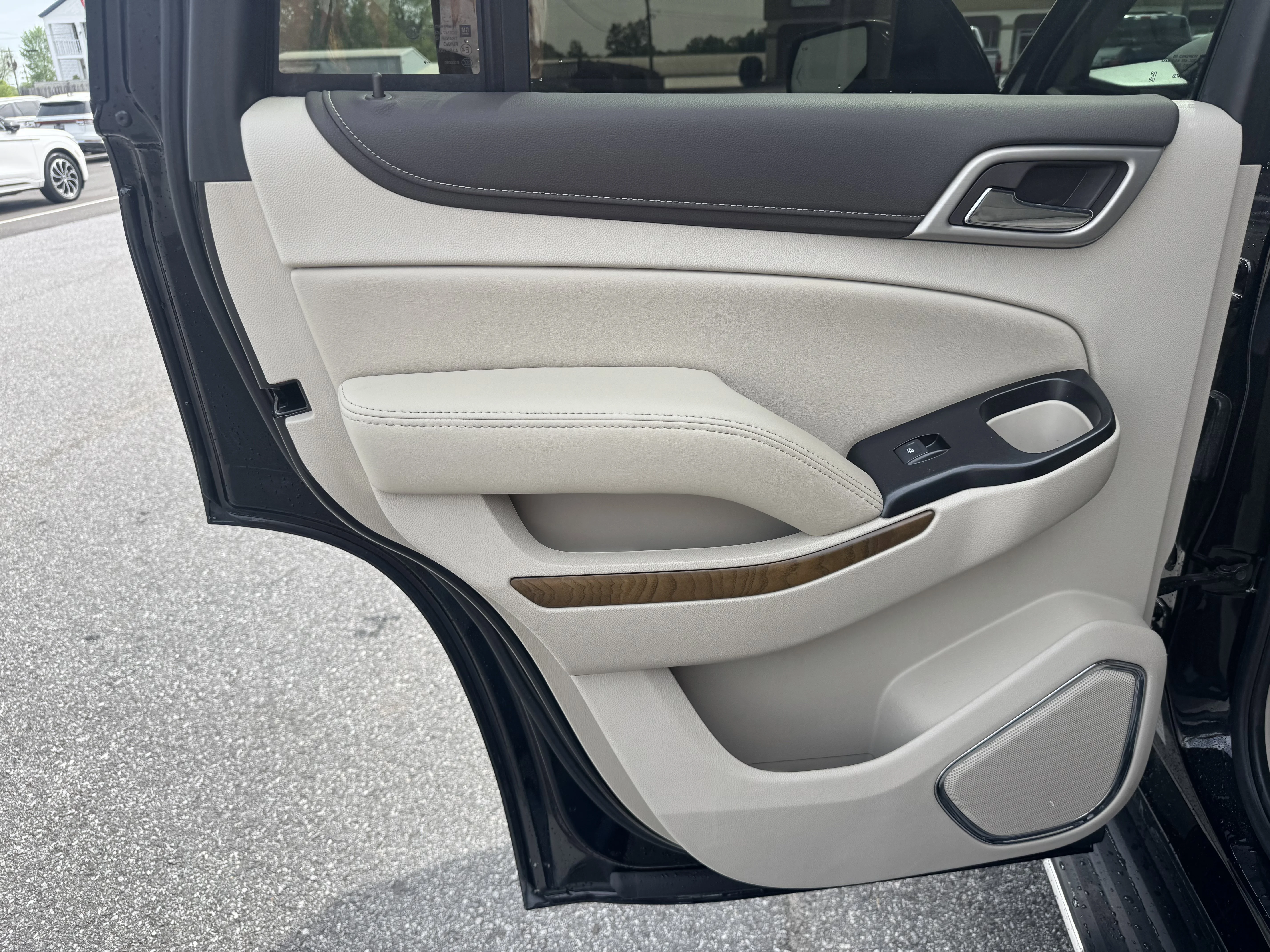 Used 2020 Onyx Black GMC Denali image 8