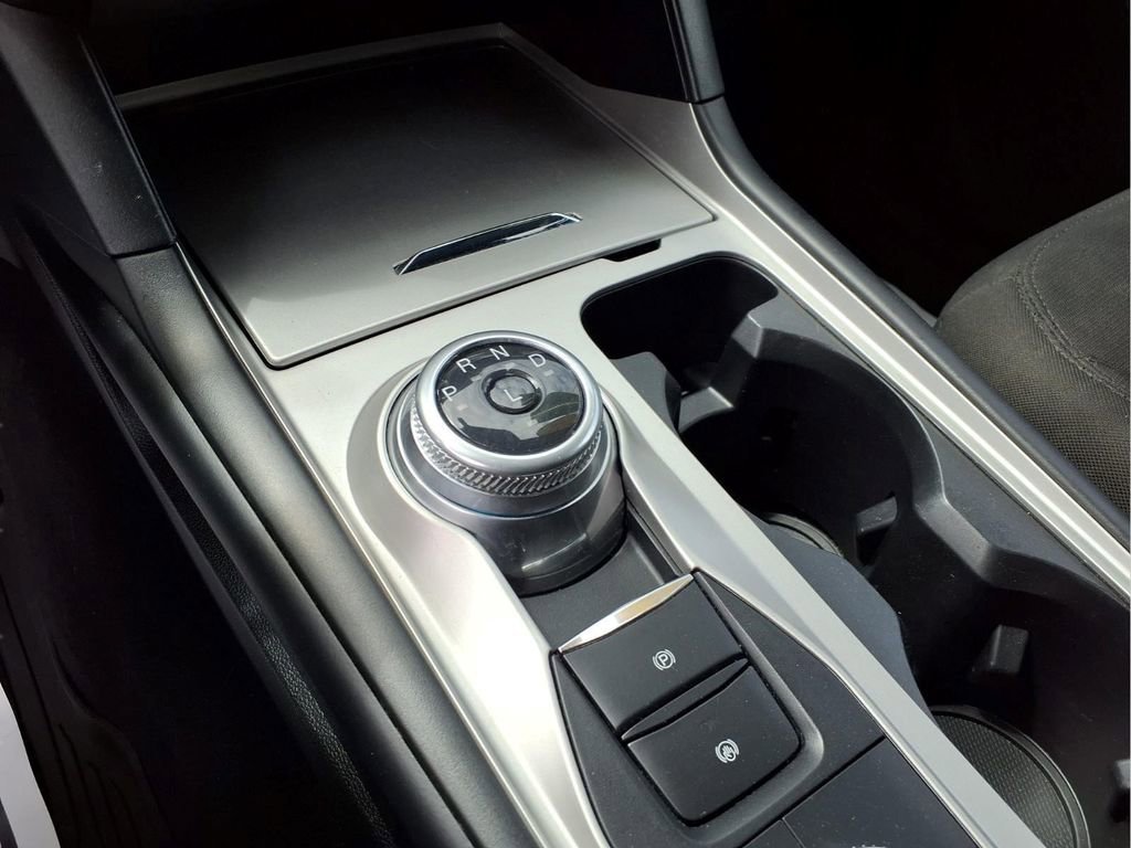 2022 Ford Explorer XLT - Photo 6