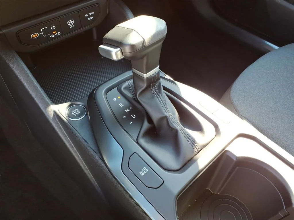 2025 Kia K4 LXS - Photo 13