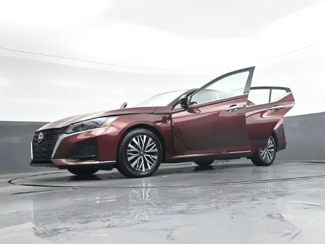 Used 2025 Red Nissan 2.5 SV image 43