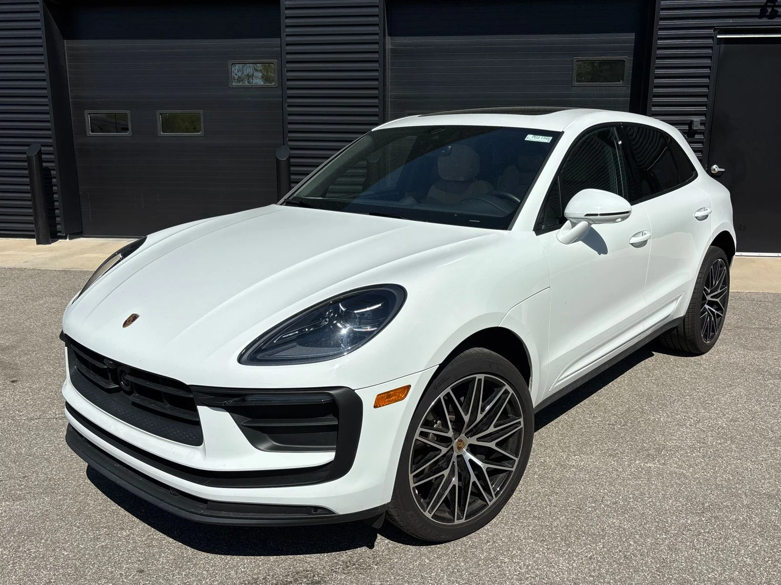 2026 Porsche Macan T's photo