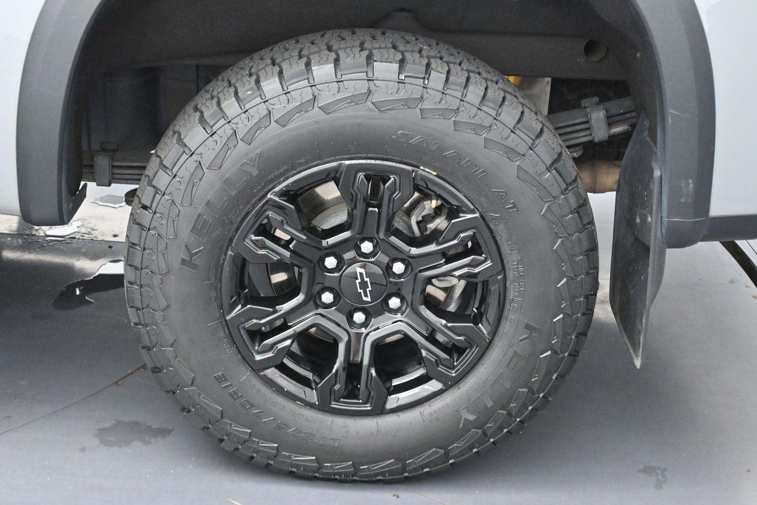 Used 2025 Slate Gray Metallic Chevrolet ZR2 image 37